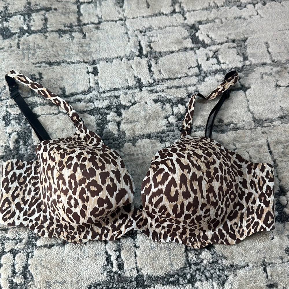 Victoria’s Secret leopard bra